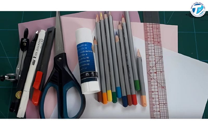 Chuẩn bị vật dụng để làm thiệp Giáng Sinh